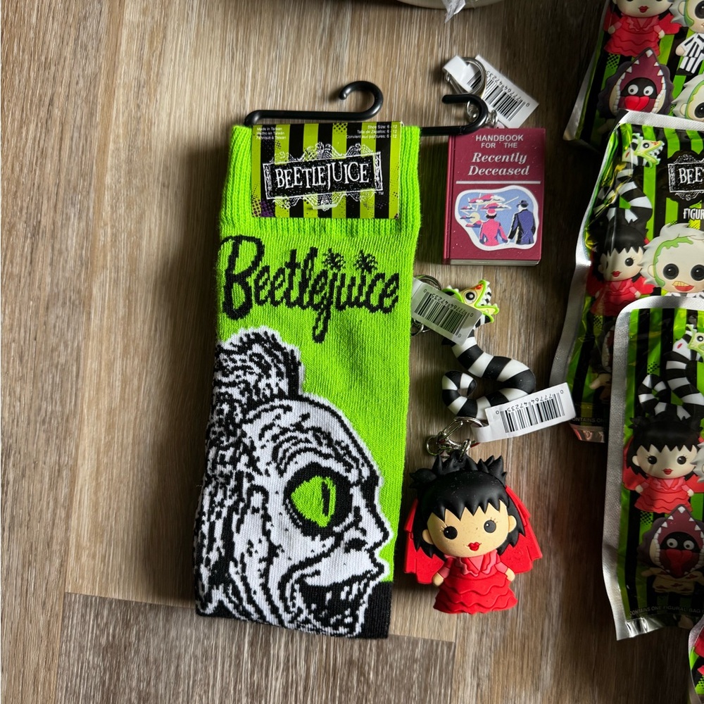 Beetlejuice Blind bag mystery pack mug socks and shopping bag Spirit Halloween - Picture 3 of 5